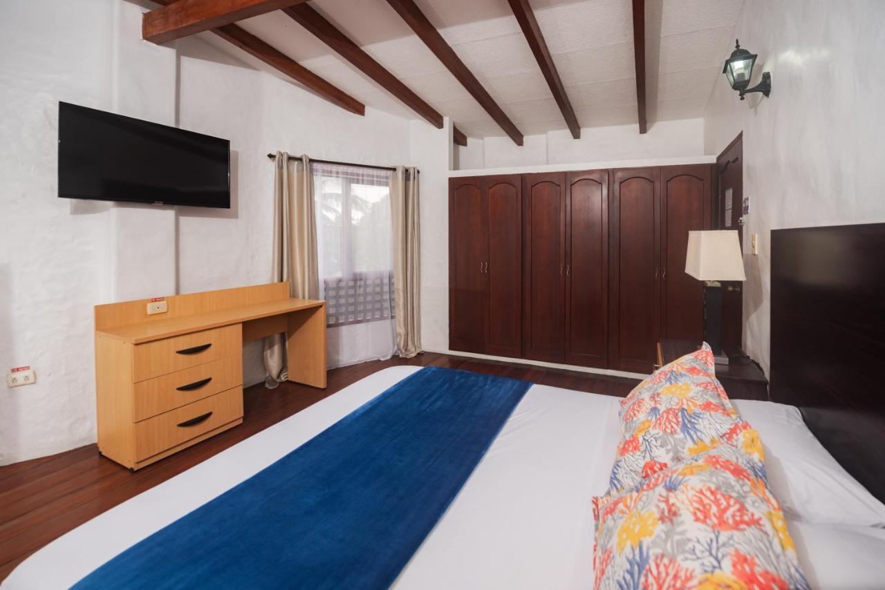 Hostal North Seymour 푸에르토아요라 외부 사진