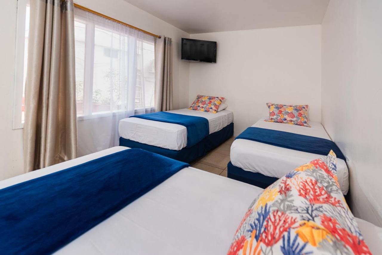 Hostal North Seymour 푸에르토아요라 외부 사진