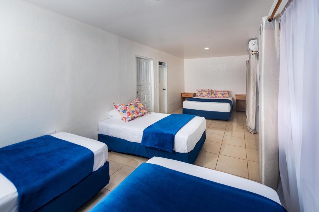 Hostal North Seymour 푸에르토아요라 외부 사진