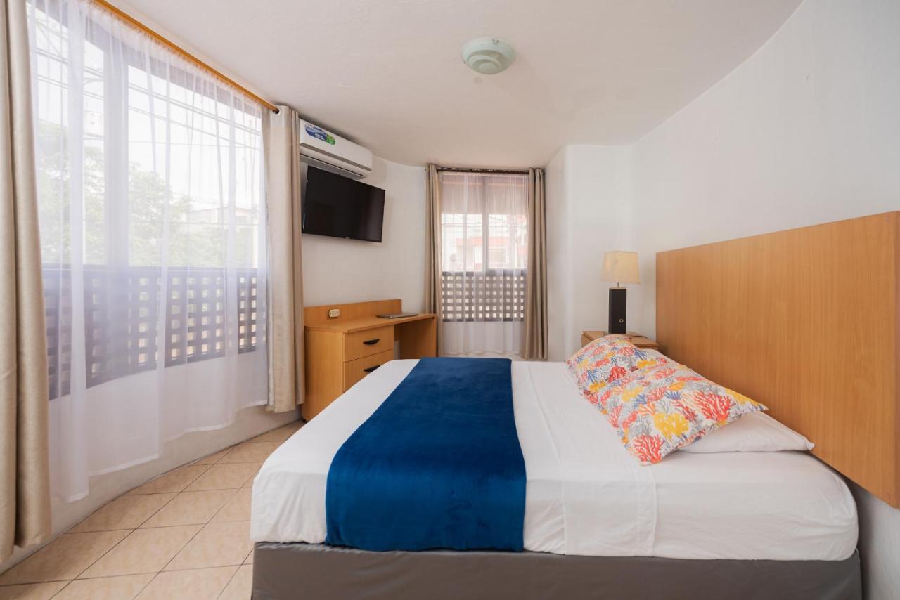 Hostal North Seymour 푸에르토아요라 외부 사진