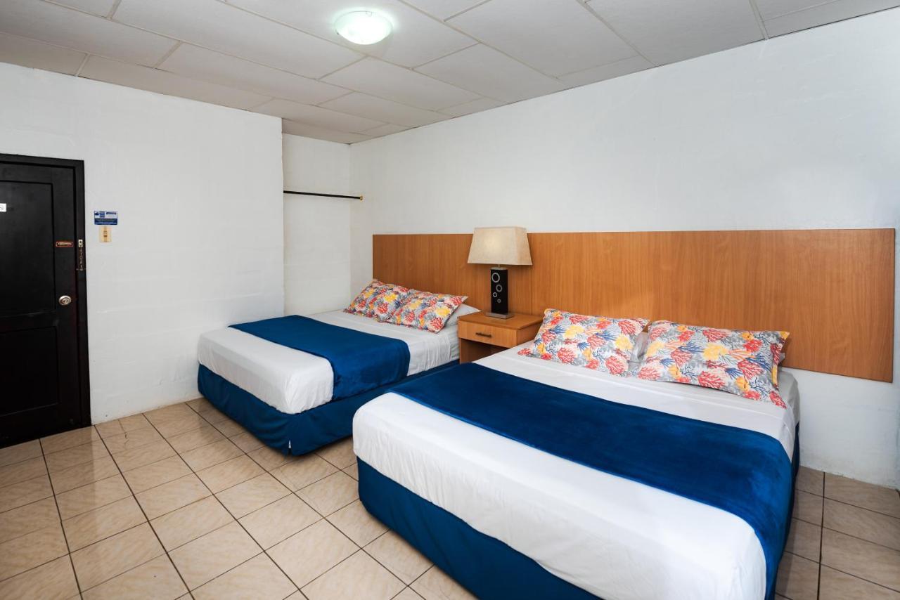 Hostal North Seymour 푸에르토아요라 외부 사진