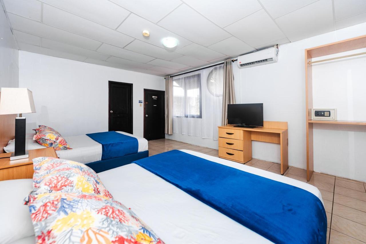 Hostal North Seymour 푸에르토아요라 외부 사진
