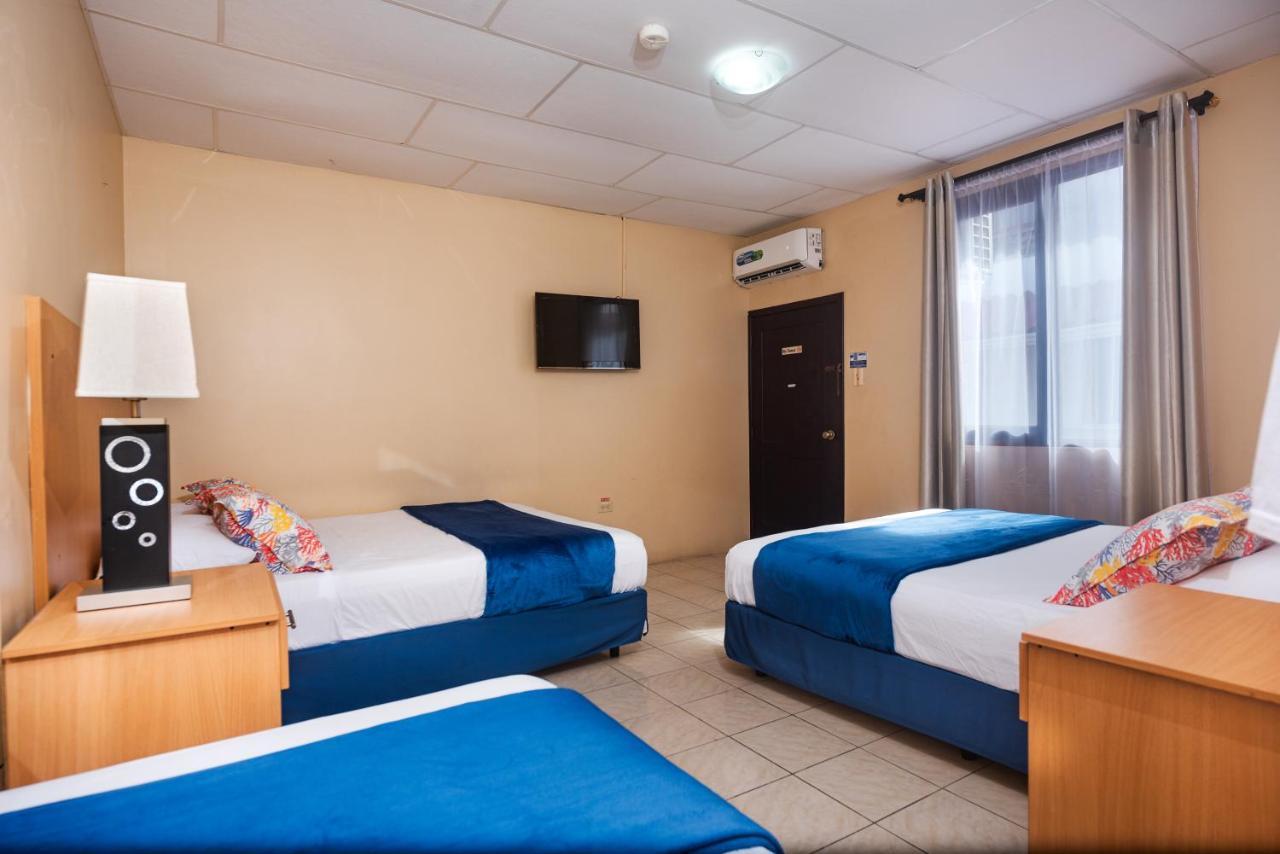 Hostal North Seymour 푸에르토아요라 외부 사진